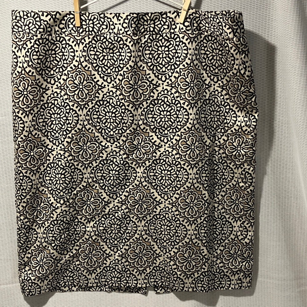 Elegant Black and White Patterned Skirt